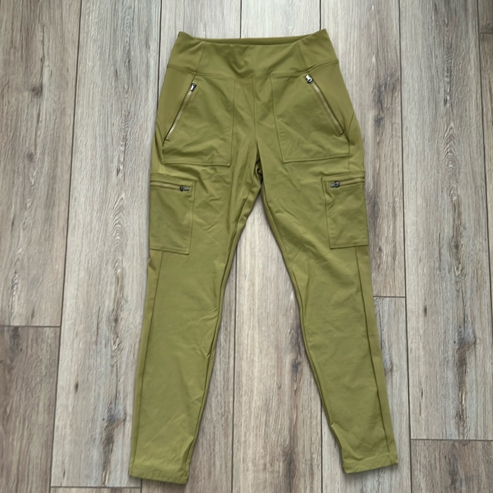 Athleta Headlands Hybrid Cargo Il Tight Size 8 Tapestry Gold